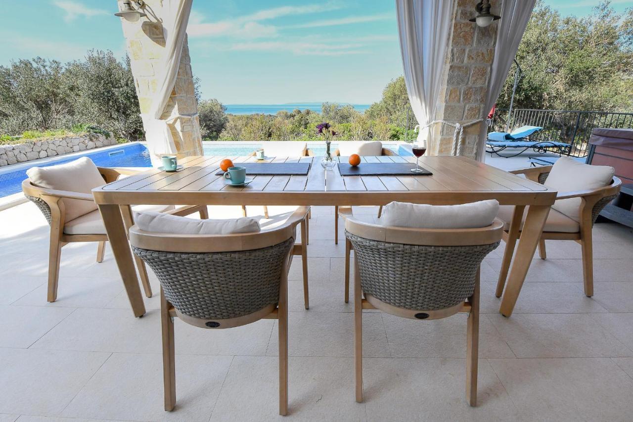 Island Villa Adriana With Heated Pool And Sauna Lun  Exterior foto